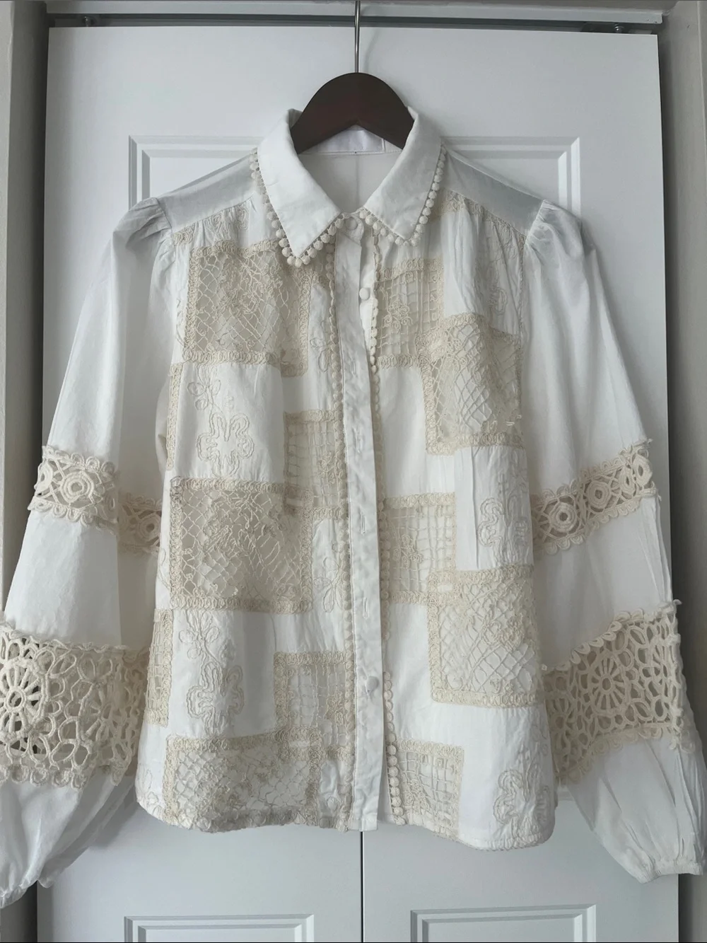 Seek the label Blouse - Picture 1 of 14